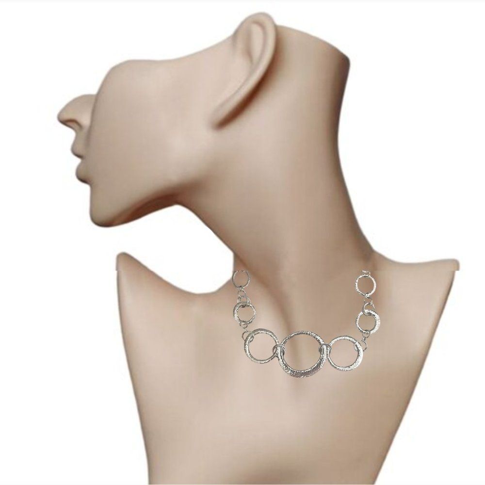 Nordstrom Necklace Silver Plated Graduated Size Hammered Circle Links 17" - Picture 3 of 3